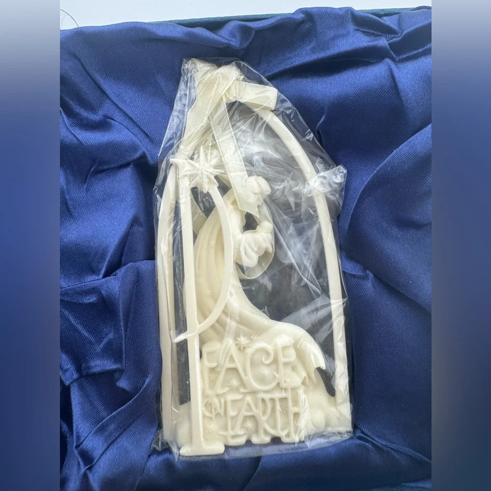Romans Peace on Earth Millennial Collection Ornament New In‎ Box Holy Family